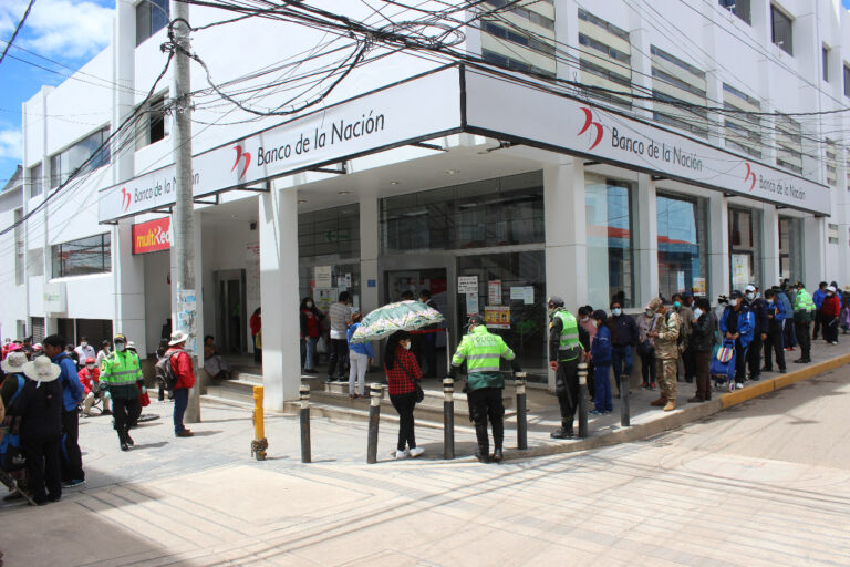 En Puno no se sabe  cuantas personas van a cobrar el bono  de los 380 soles