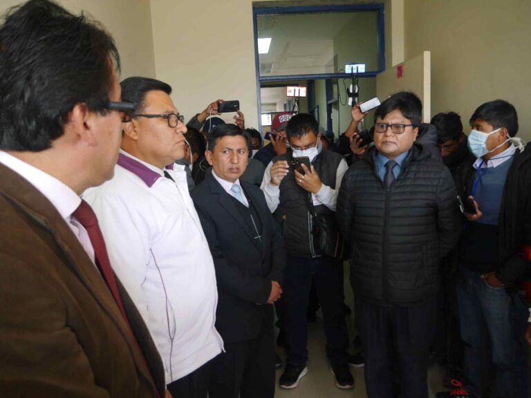 Desesperación cunde  en el sector salud
