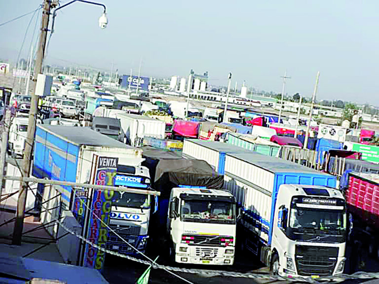 Reportan problemas en transporte de carga