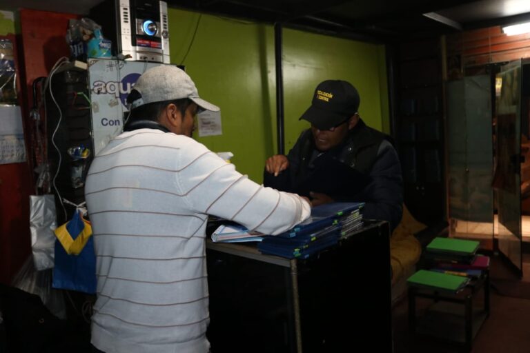 Locales de Juliaca fueron clausurados y sancionados por desobediencia