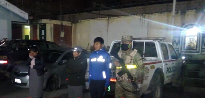 Militares intervienen a cinco personas en horario de toque de queda