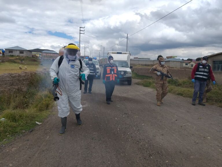 Aíslan a 20 familias en centro poblado