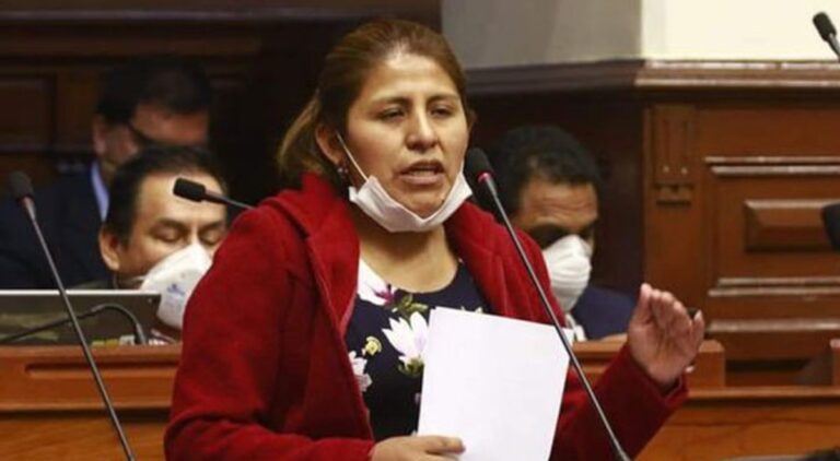 Califican de vergüenza actuar de Yessica Apaza