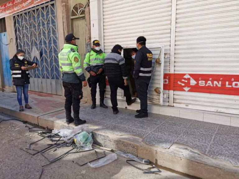 Multan y clausuran  ferreterías