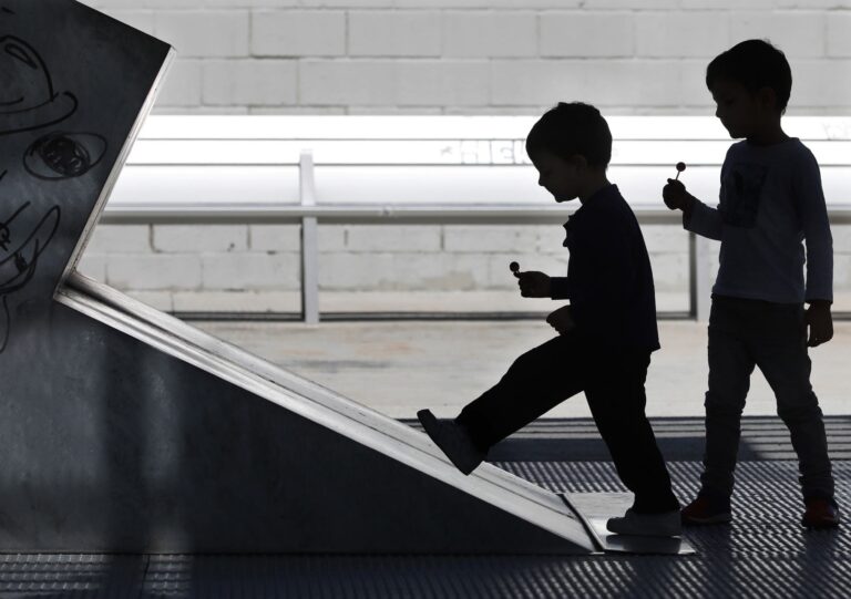 Niños podrán salir  solo media hora