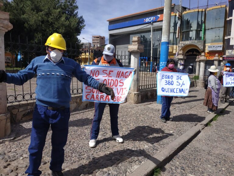 Obreros salieron  a las calles