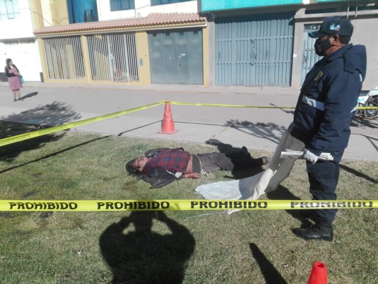 Indigente murió  en la vía pública