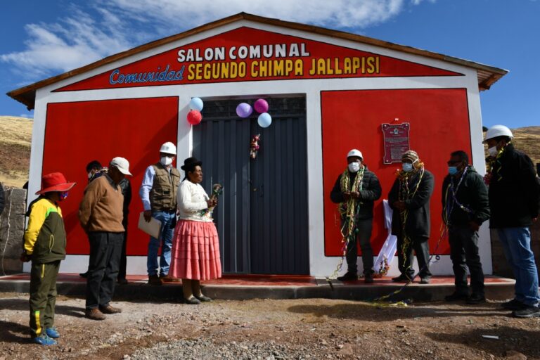 Inauguran salón comunal