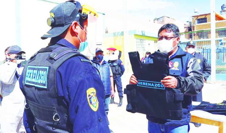 Entregan chalecos antibalas a serenos