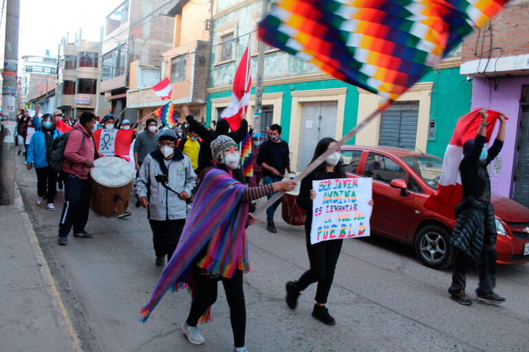 Puneños quieren otra constitución