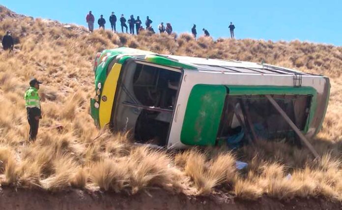 Despiste. Bus quedo asi tras el aparatoso despiste.