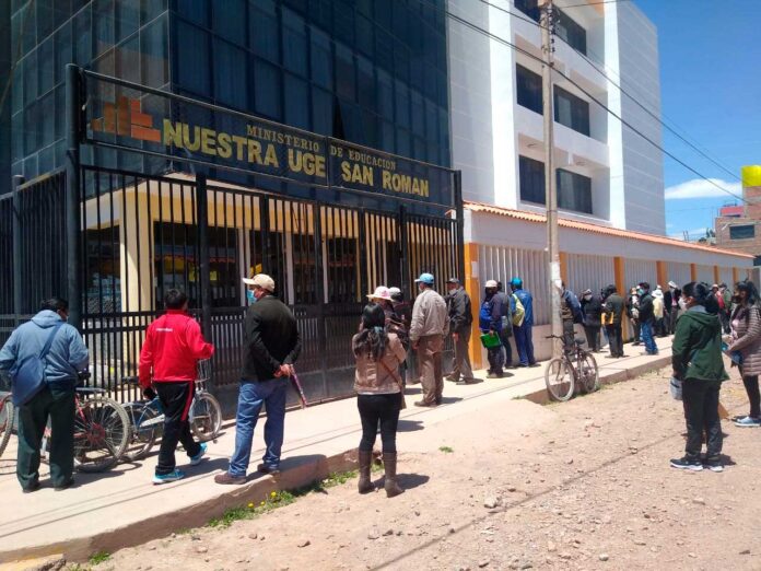 UGEL atendió parcialmente tras reabrir puertas