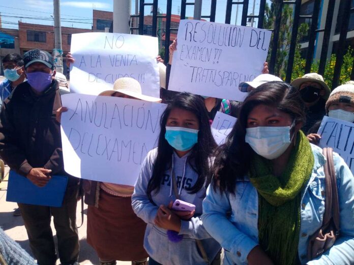 Postulantes protestaron contra UNAJ tras examen de admisión