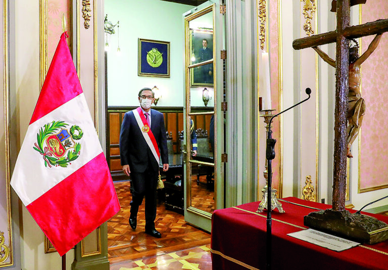 Congreso aprueba moción de vacancia de Martín Vizcarra
