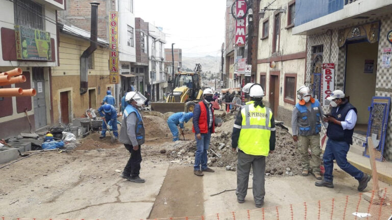 Obras de saneamiento tienen 80% de avance