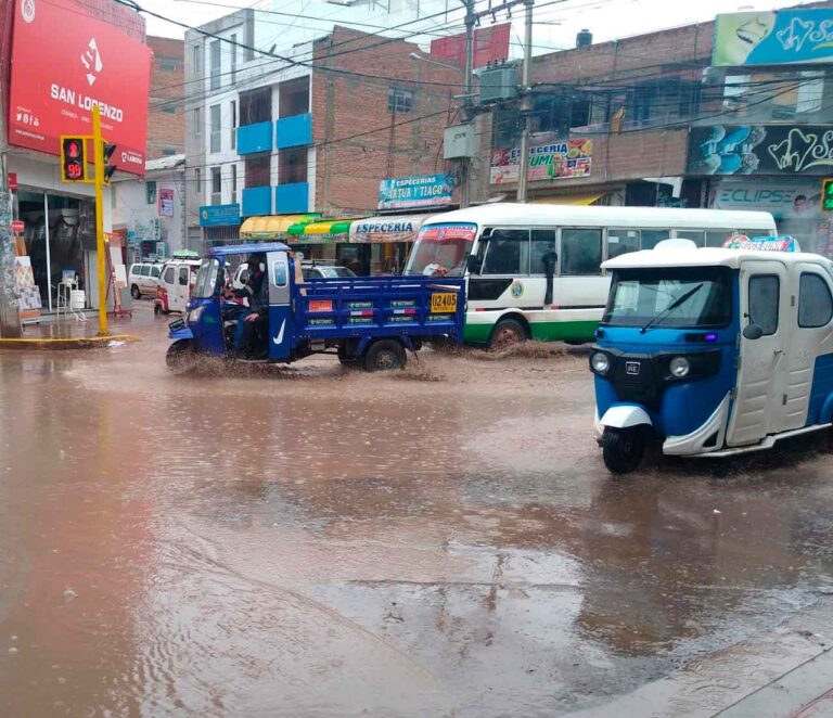 15 puntos críticos ante lluvias en San Román