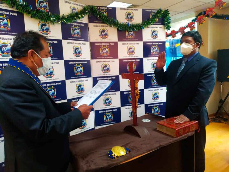 Jorge Zuñiga preside Consejo Regional de Puno