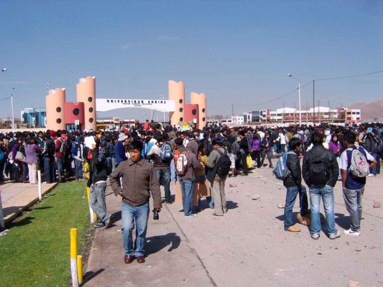 Padres de familia de la UANCV protestarán