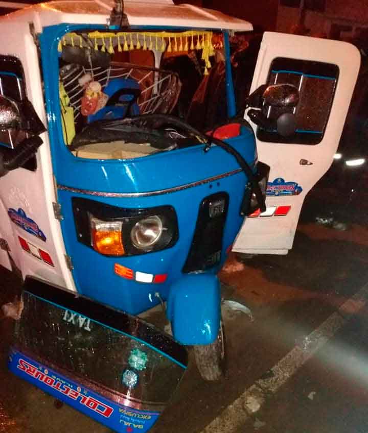 Mototaxista casi muere en brutal accidente vial