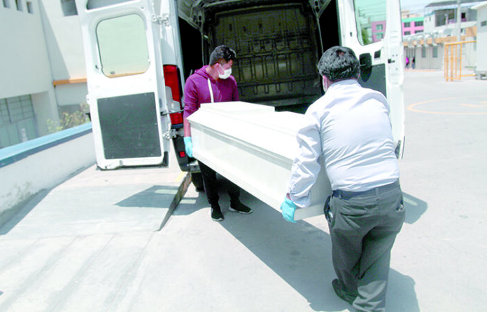 Arequipa suma 3 mil 248 fallecidos tras un año de pandemia por la COVID-19