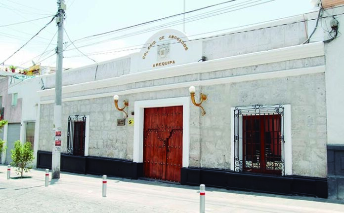 Colegio de Abogados con multa de más de S/ 37 mil por no pagar horas extras