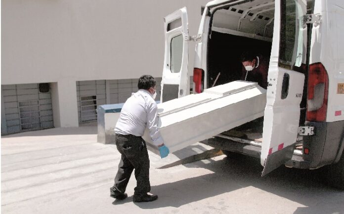 Arequipa culmina febrero con 503 decesos por covid, cifra duplica reportes en enero