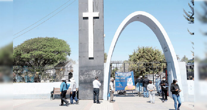 Arequipa: Vuelven las flores al cementerio La Apacheta para las visitas a familiares