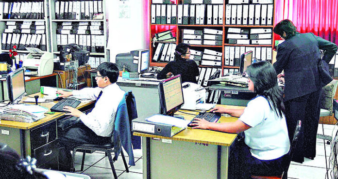 Aún no se reglamenta eliminación de contratos CAS, pero esto debes saber