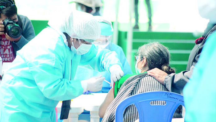 En Camaná vacunarán a mayores de 80 años y a personas con síndrome de Down