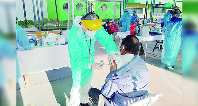 Llegará 30 mil vacunas Pfizer para adultos mayores en distritos faltantes de Arequipa