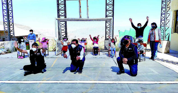 Sutep denunció a Cáceres Llica y a gerente Educación por reiniciar clases en pandemia