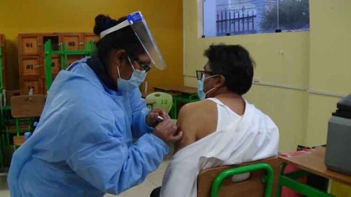 Mayores de 50 y 60 años todavía no serán vacunados contra la Covid en la región Puno