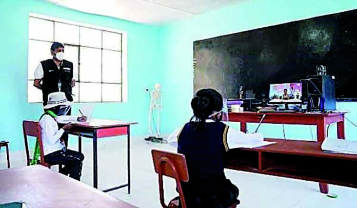 Arequipa: Colegio particular de Majes hacía clases presenciales sin permisos