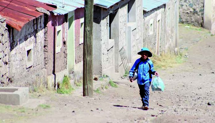 Arequipa: Mil alumnos no se conectaron a clases por presunta desidia de sus padres