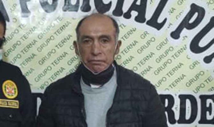 Cae presunto falsificador de licencias de funcionamiento de la ciudad de Puno