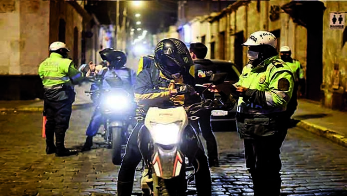 Desde hoy el toque de queda en la región Arequipa comienza a las 22:00 horas