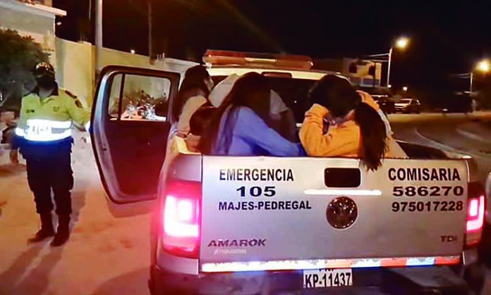 Detienen a 80 personas en discotecas y en local de pelea de gallos en Majes