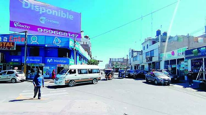 En El Pedregal no respetan zonas rígidas por ausencia de inspectores de transporte