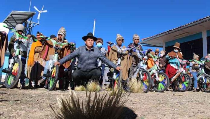 Huancané: Estudiantes de Kantati Ururi ahora se movilizarán en bicicleta a clases