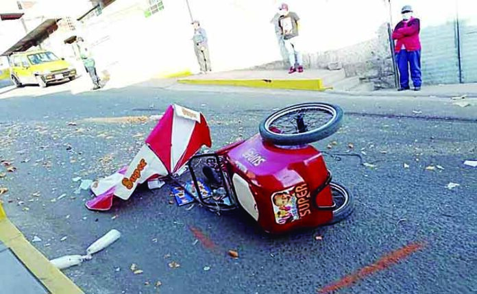 Arequipa: Joven heladero con el rostro desfigurado tras ser arrollado por cúster
