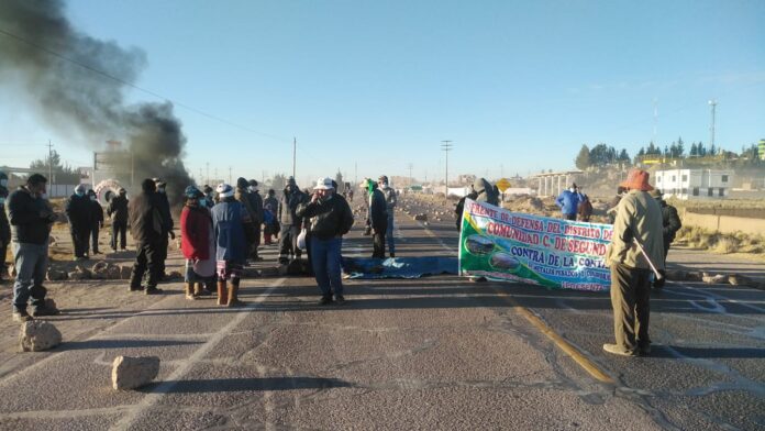 Pobladores de la Cuenca Coata bloquearon vías en el primer día de protesta contra la contaminación