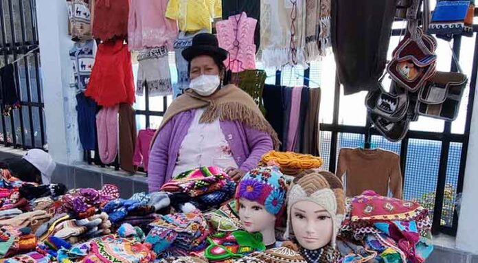 Puno: Artesanas buscan reactivar turismo con Tejiendo esperanzas y sueños 2021