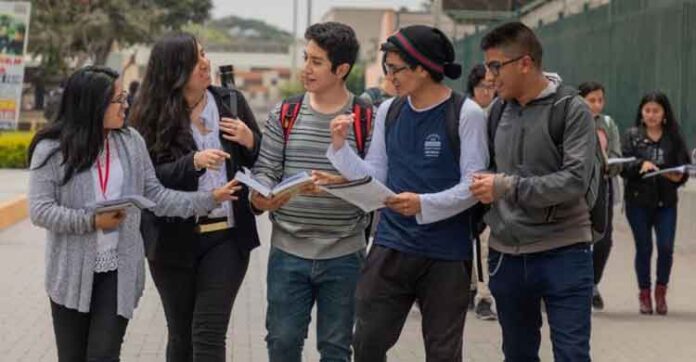 Arequipa: Más de 40 000 universitarios podrían acceder al bachillerato automático