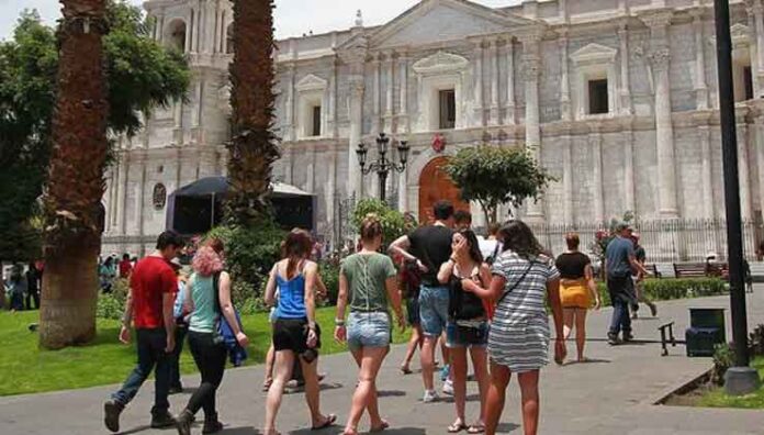 Arequipa: La vacunación contra la covid-19 favorece la reactivación del sector turismo