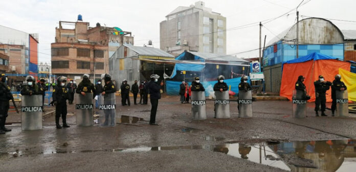 Juliaca: Frustran desalojo de mayoristas de la urbanización Santa María sector I
