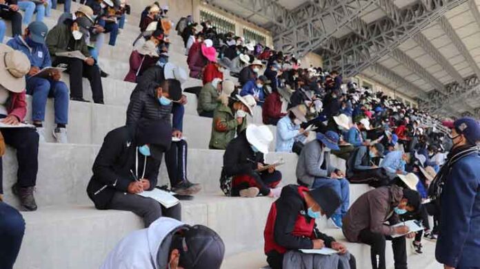 UNA ofrece 306 vacantes a estudiantes de universidades con licencia denegada