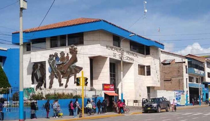 Juliaca: Concejo municipal conforma comisión para investigar a gerentes de la comuna
