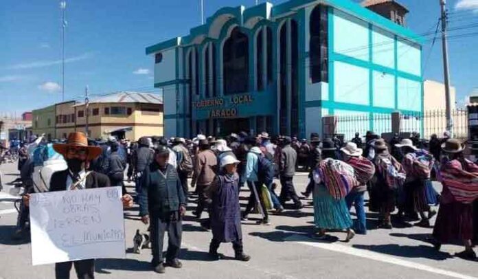 Taraco celebra aniversario con protestas ante la ausencia de obras de envergadura