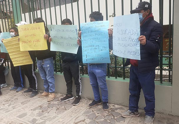 Protestan por abusos de empresa Alborada que despidió más de 150 obreros