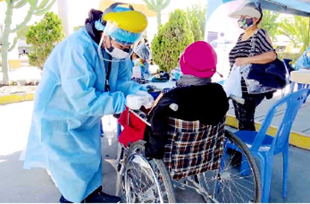 Solo el 15% de pacientes con cáncer recibió las 2 dosis de la vacuna contra la covid-19